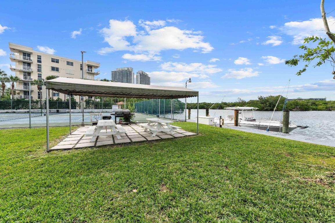 16546 NE 26th #5h North Miami Beach, FL 33160