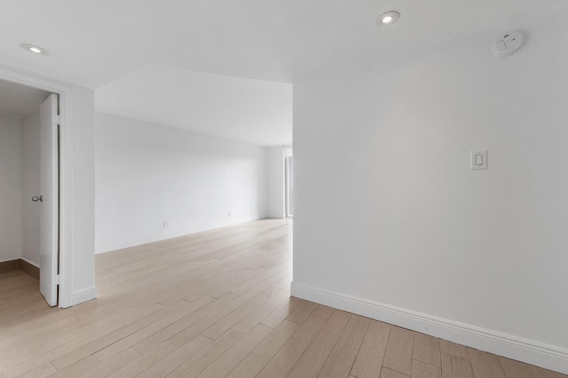 16546 NE 26th #5h North Miami Beach, FL 33160