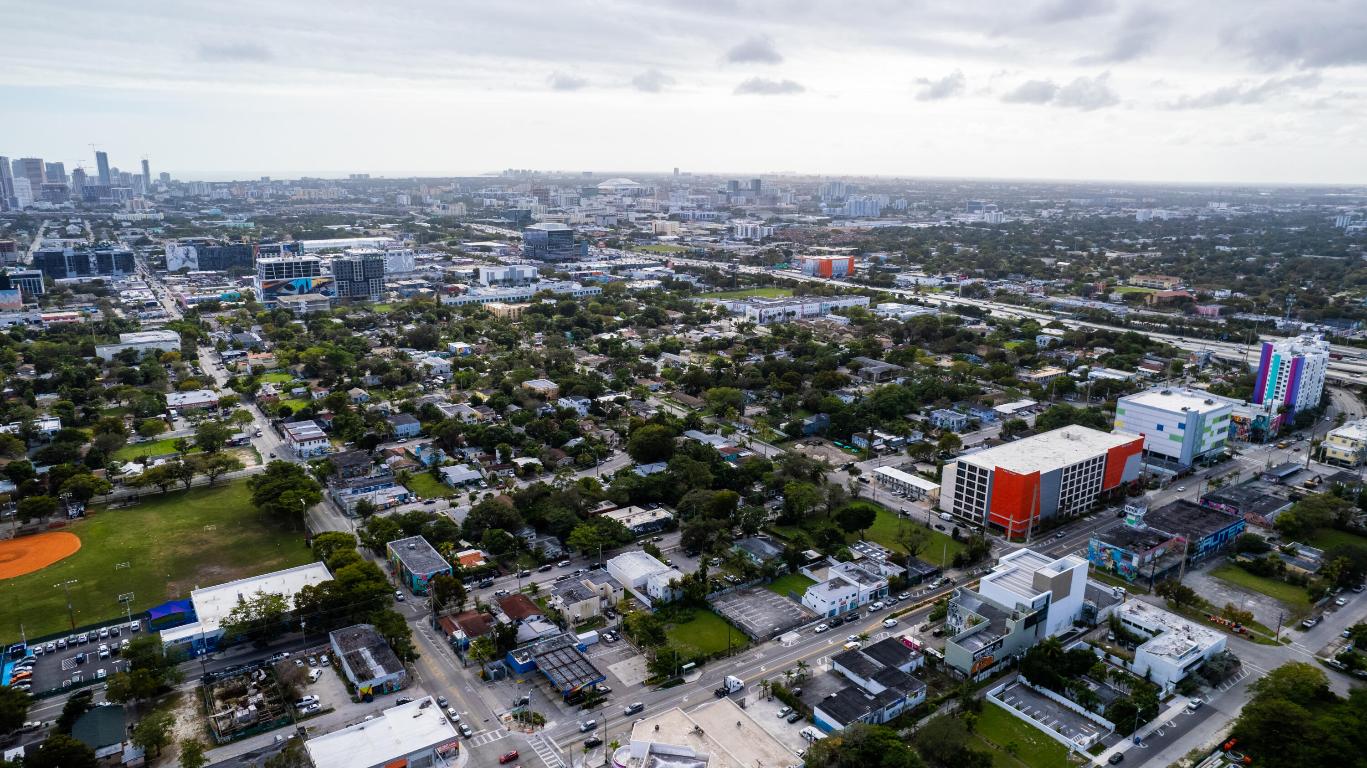 270 NW 35th Miami, FL 33127