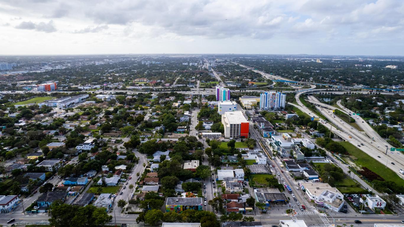 270 NW 35th Miami, FL 33127