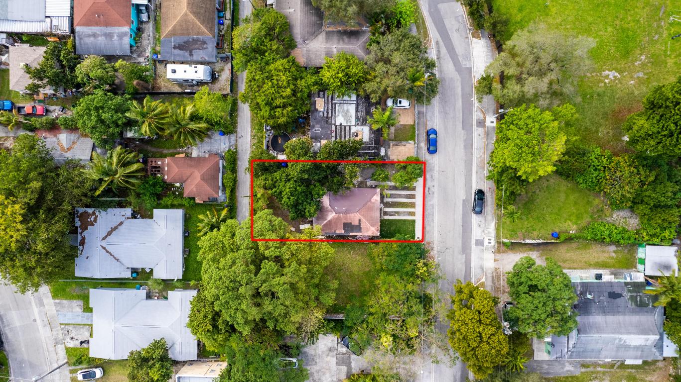 270 NW 35th Miami, FL 33127