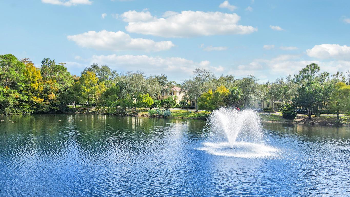 151 Rivinia Dr Jupiter, FL 33458