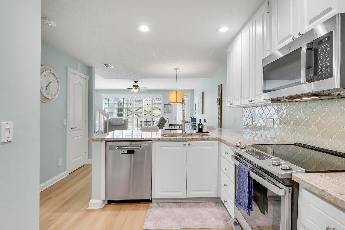 151 Rivinia Dr Jupiter, FL 33458