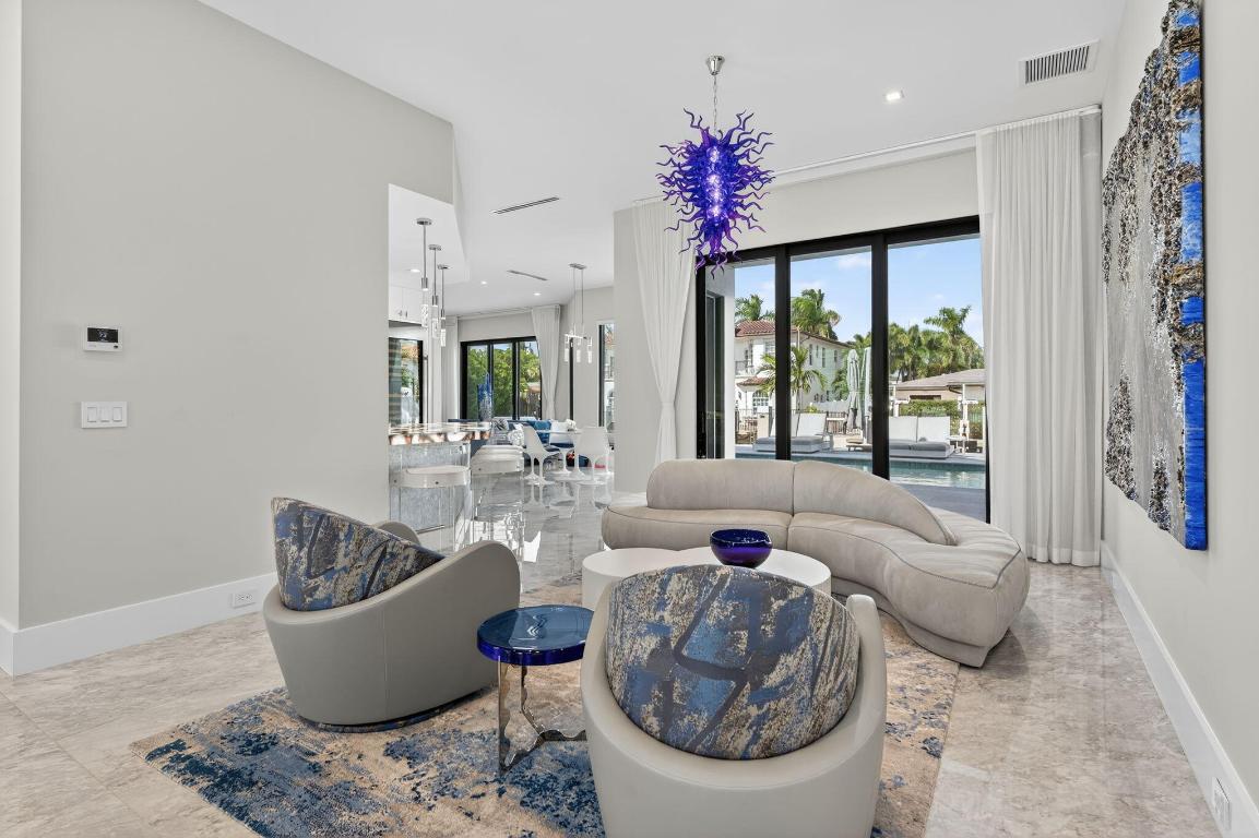 785 NE 70th Boca Raton, FL 33487