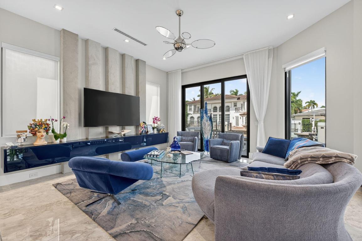 785 NE 70th Boca Raton, FL 33487