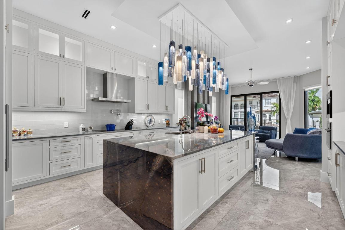 785 NE 70th Boca Raton, FL 33487