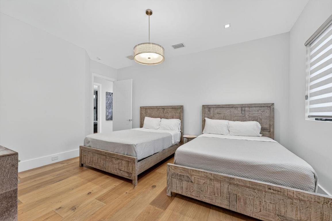 785 NE 70th Boca Raton, FL 33487