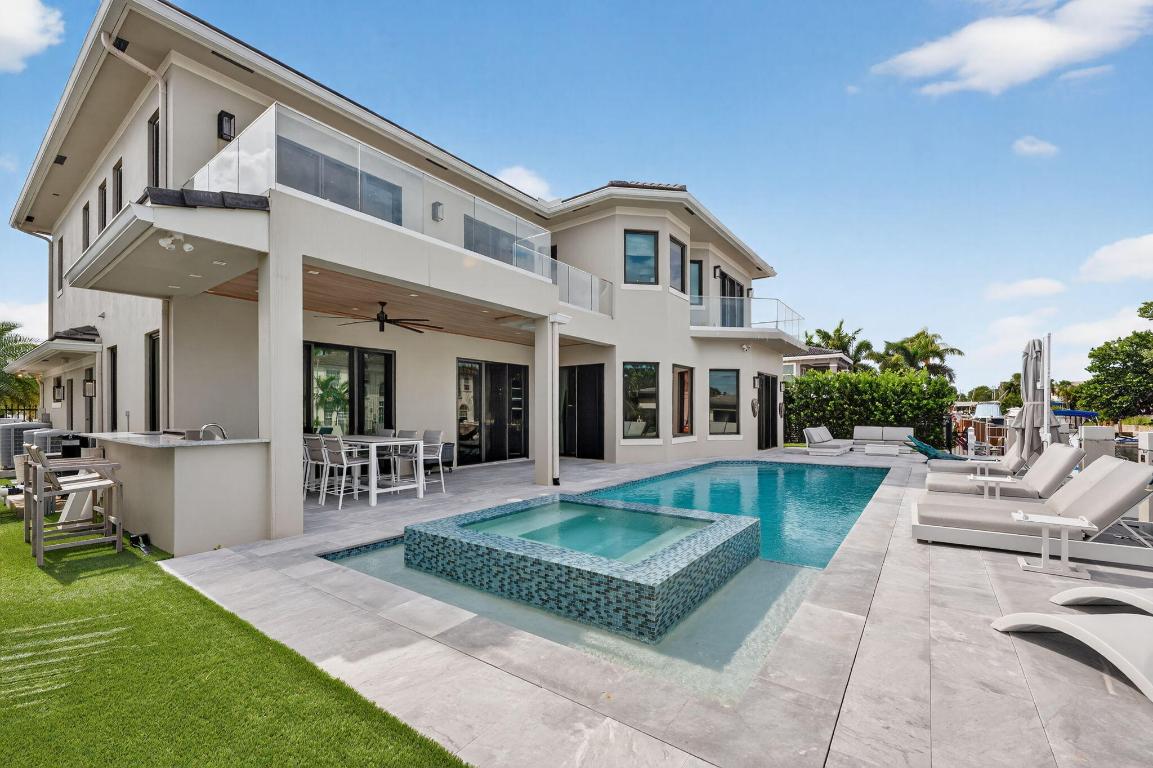 785 NE 70th Boca Raton, FL 33487