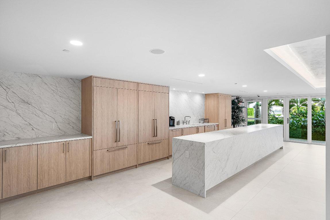 2784 S Ocean #303e Palm Beach, FL 33480