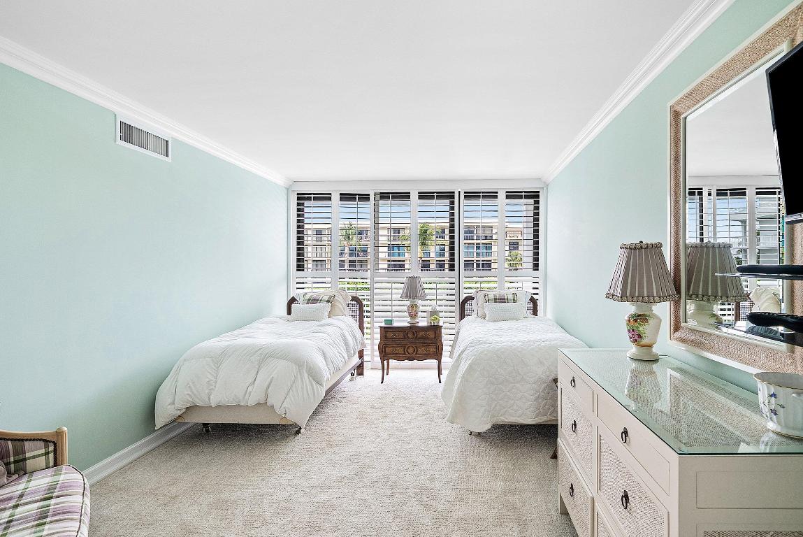 2784 S Ocean #303e Palm Beach, FL 33480