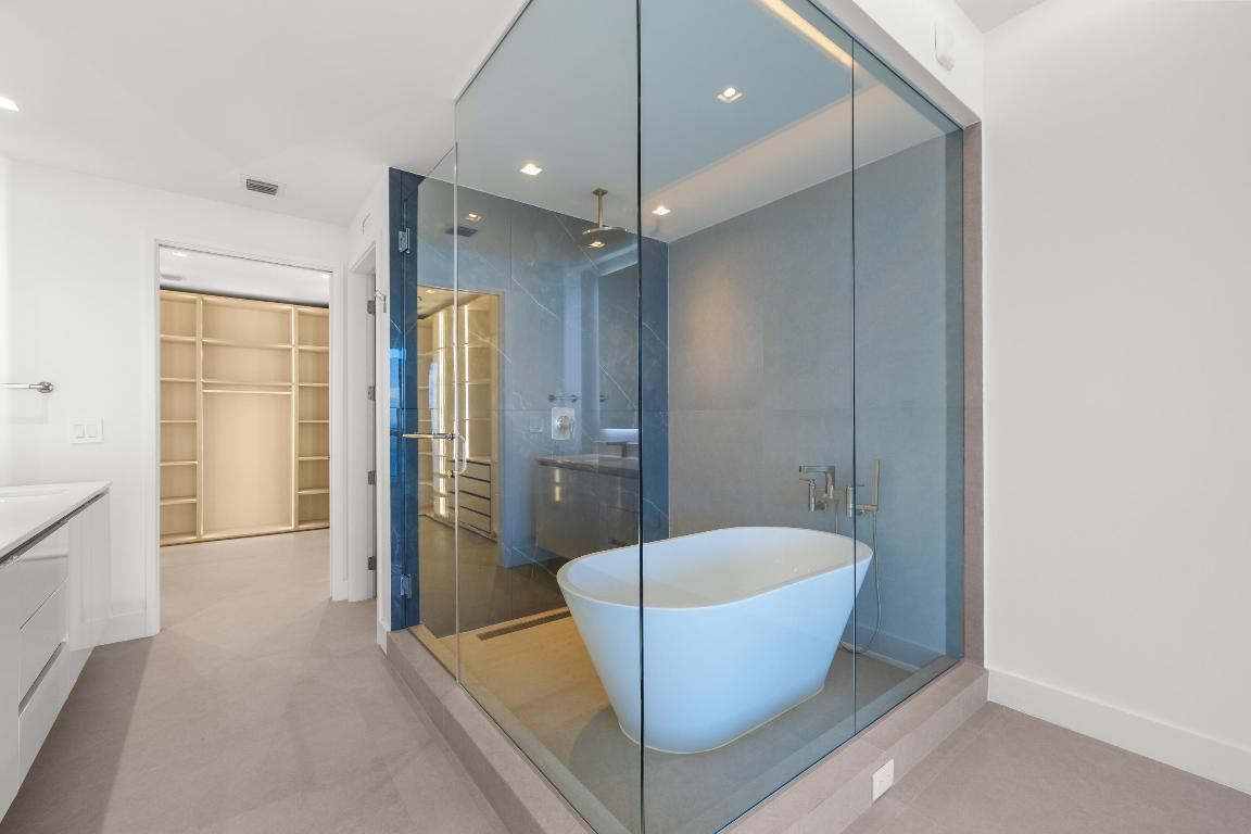 700 NE 24th #4601 Miami, FL 33137