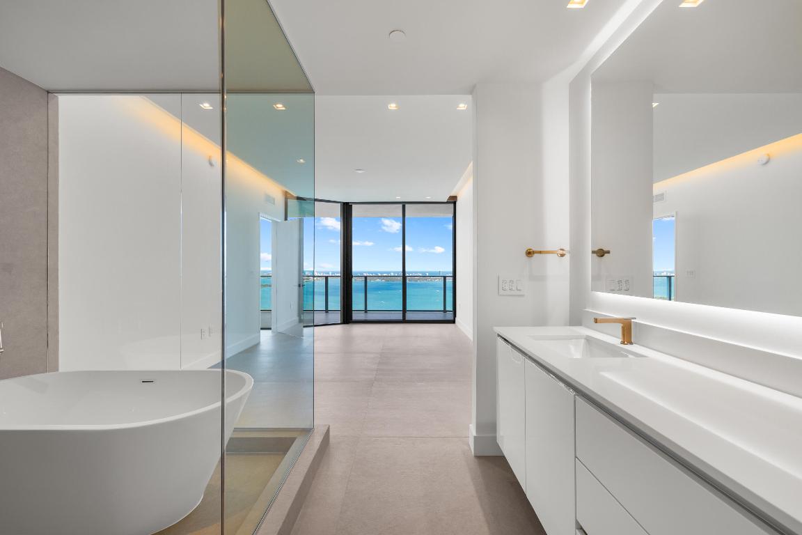 700 NE 24th #4601 Miami, FL 33137