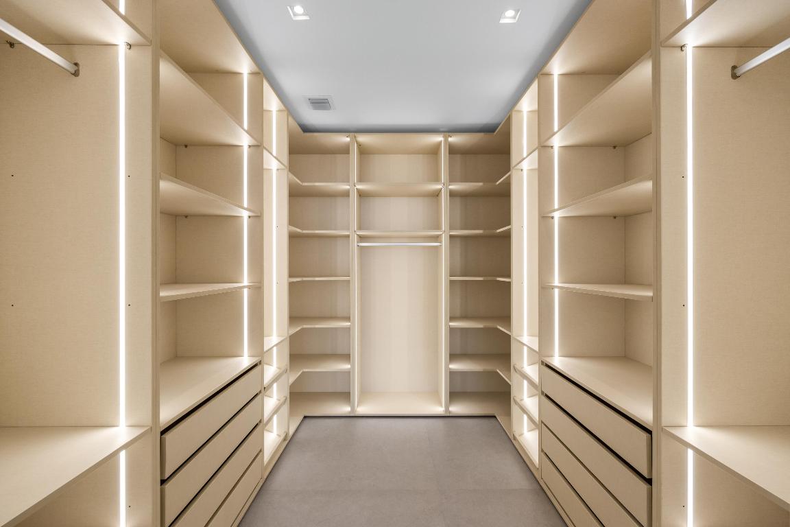 700 NE 24th #4601 Miami, FL 33137