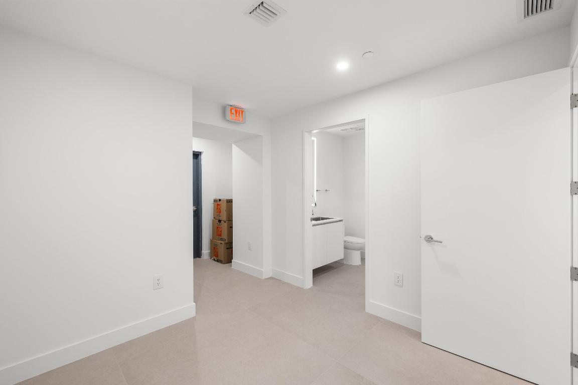 700 NE 24th #4601 Miami, FL 33137