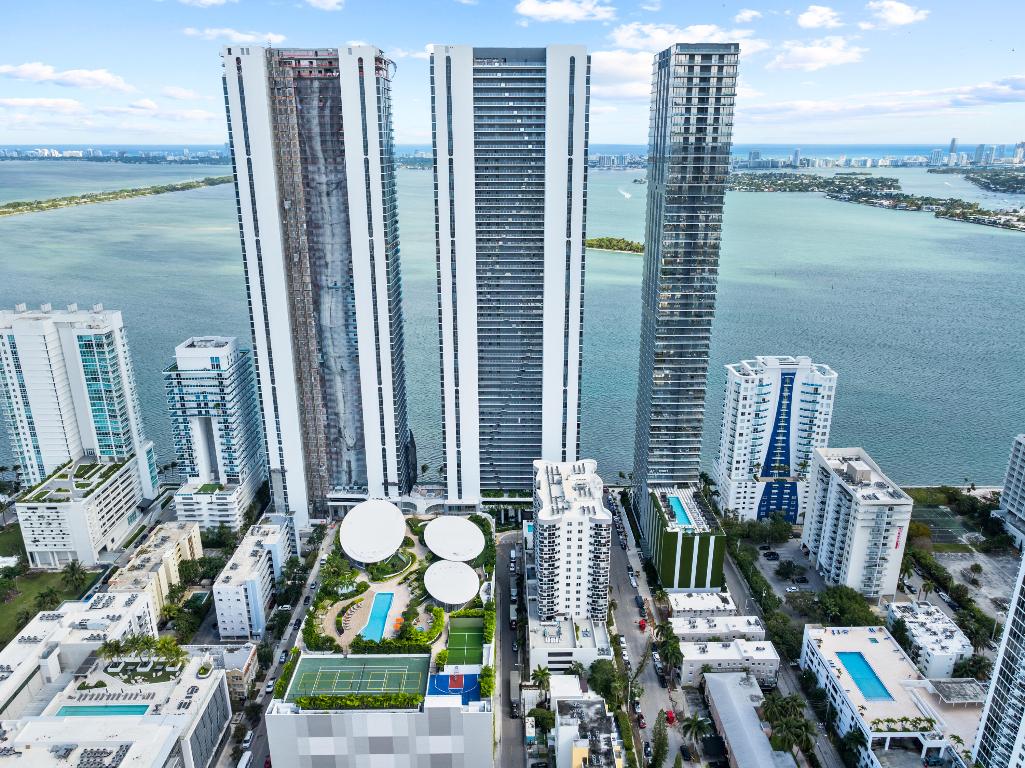 700 NE 24th #4601 Miami, FL 33137