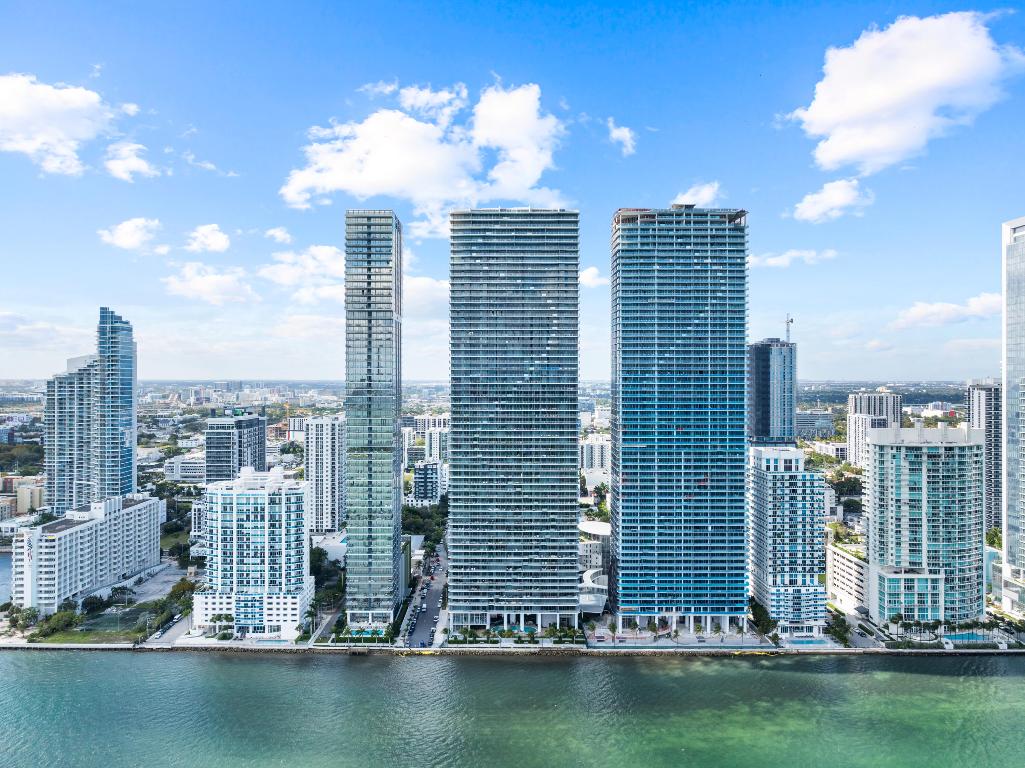 700 NE 24th #4601 Miami, FL 33137