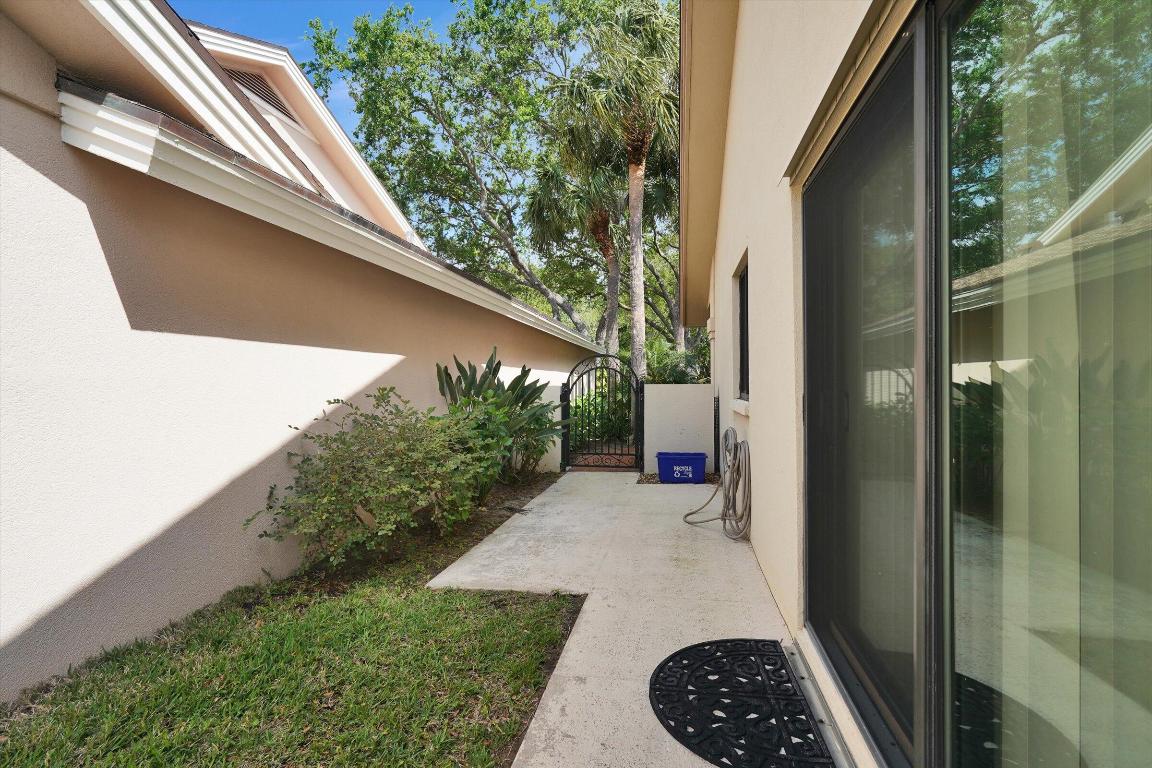 316 River Edge Jupiter, FL 33477