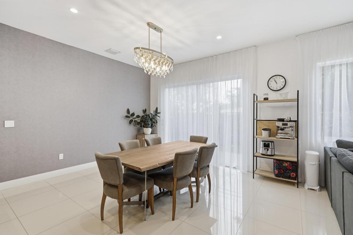 1241 NE 18th Fort Lauderdale, FL 33304