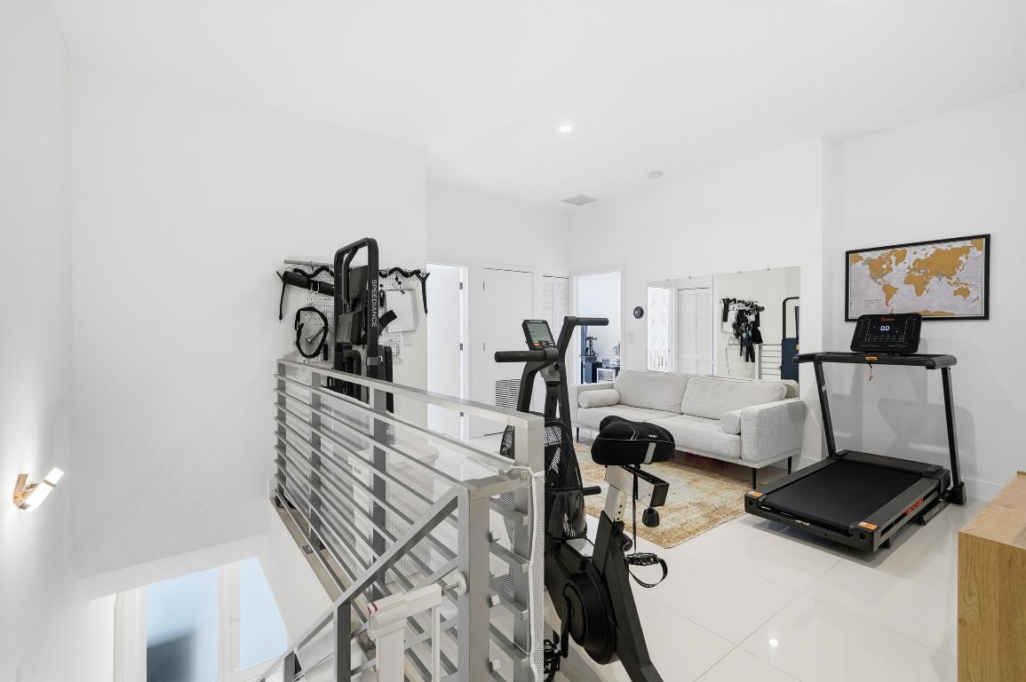 1241 NE 18th Fort Lauderdale, FL 33304