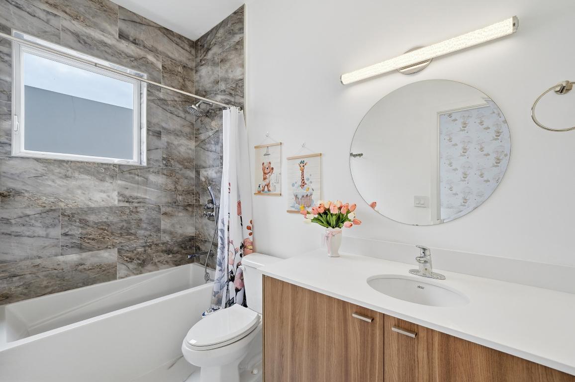 1241 NE 18th Fort Lauderdale, FL 33304