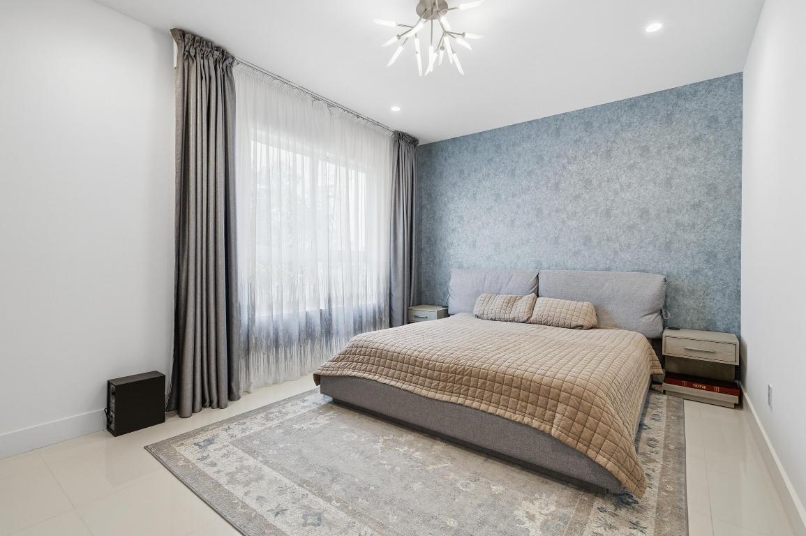 1241 NE 18th Fort Lauderdale, FL 33304