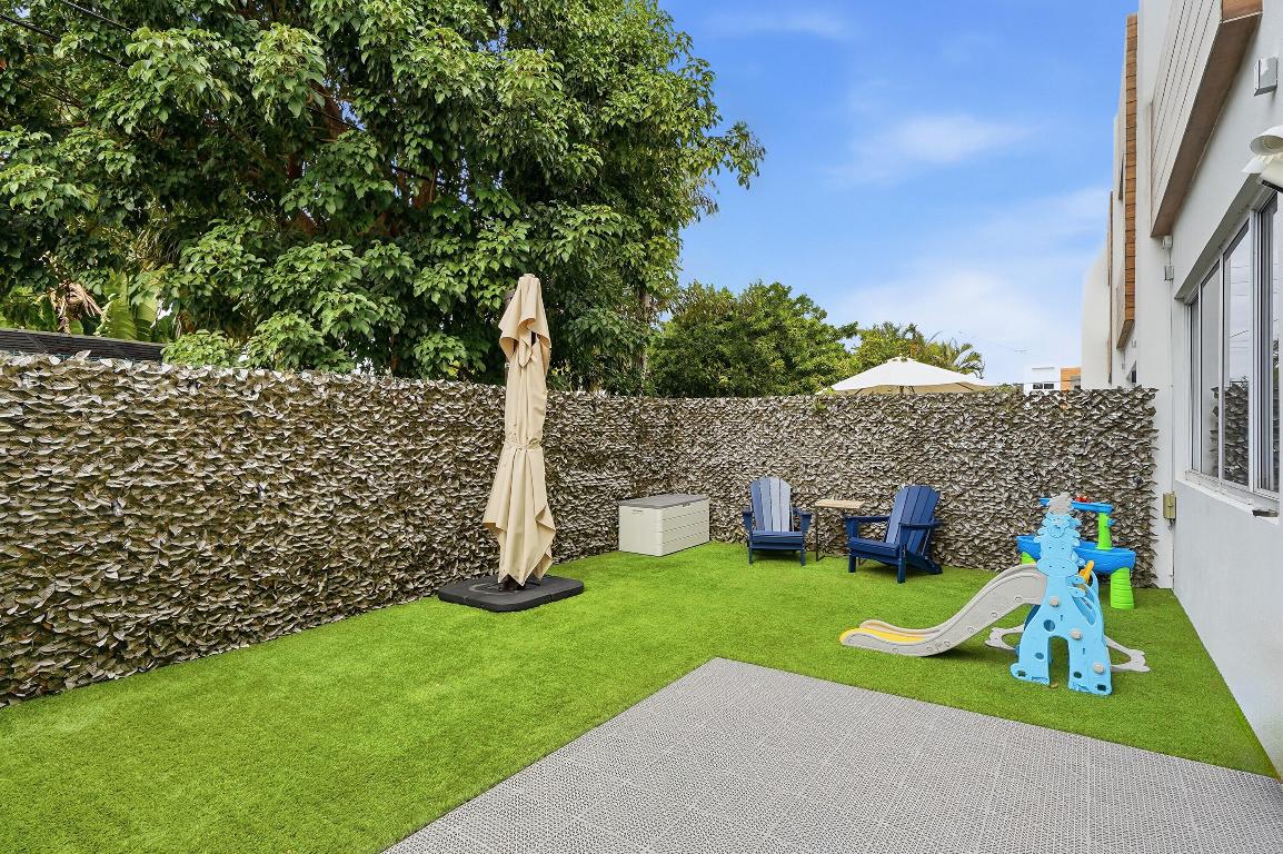 1241 NE 18th Fort Lauderdale, FL 33304