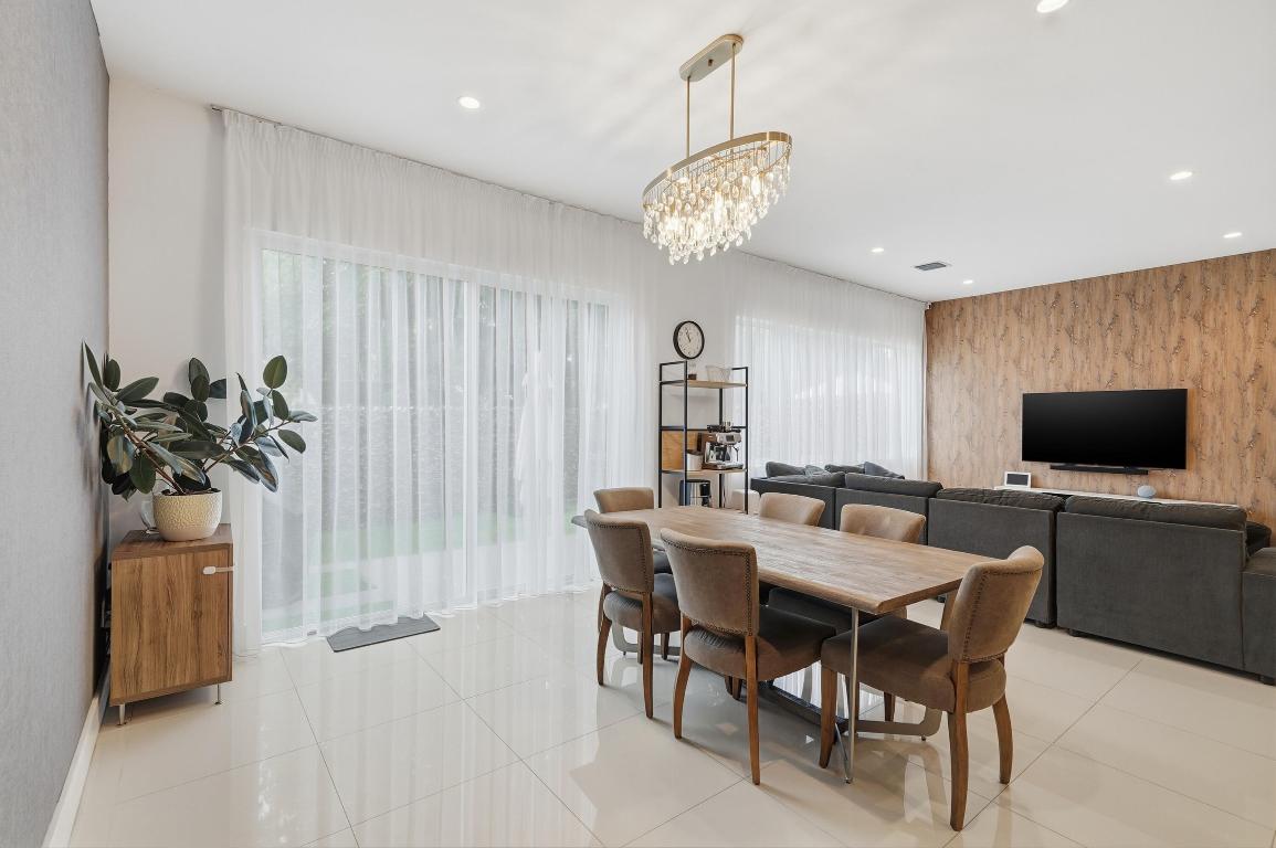 1241 NE 18th Fort Lauderdale, FL 33304