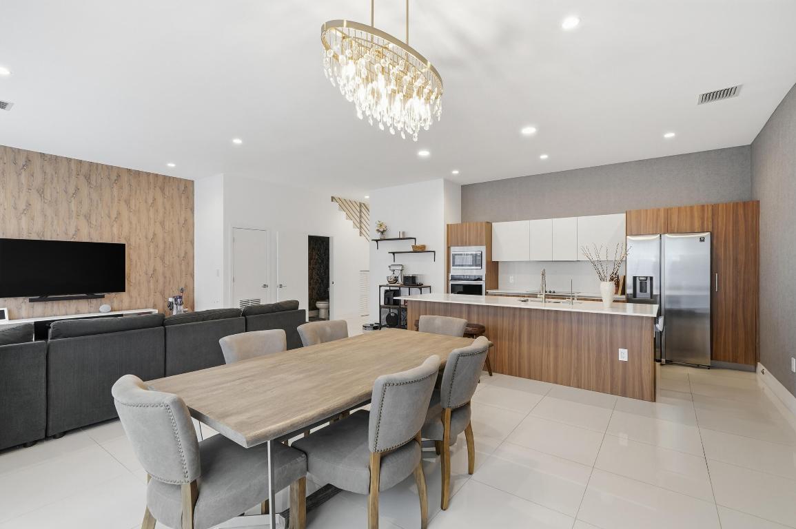 1241 NE 18th Fort Lauderdale, FL 33304