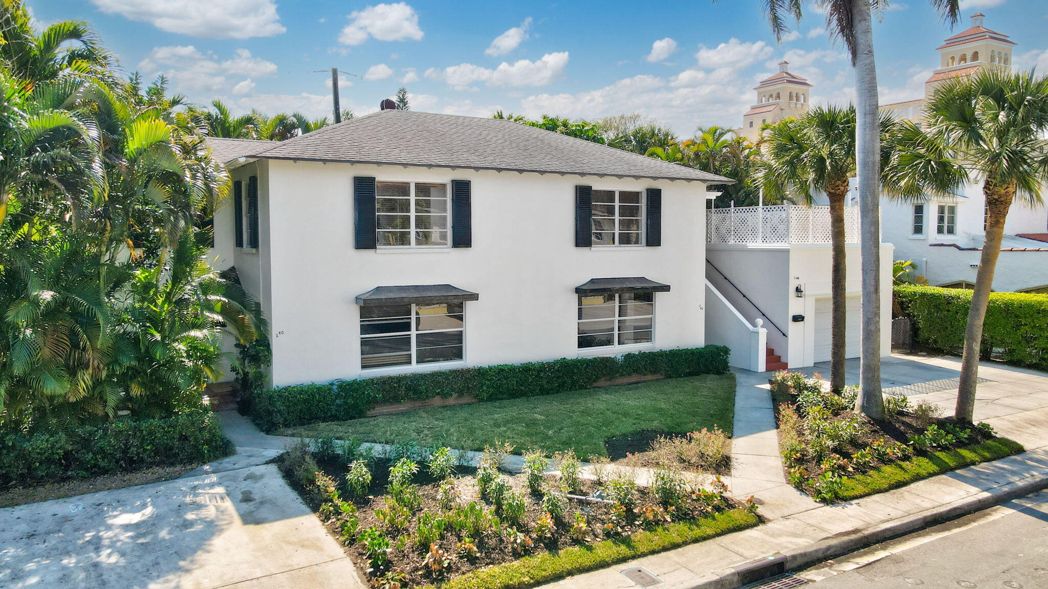 240 Oleander Palm Beach, FL 33480