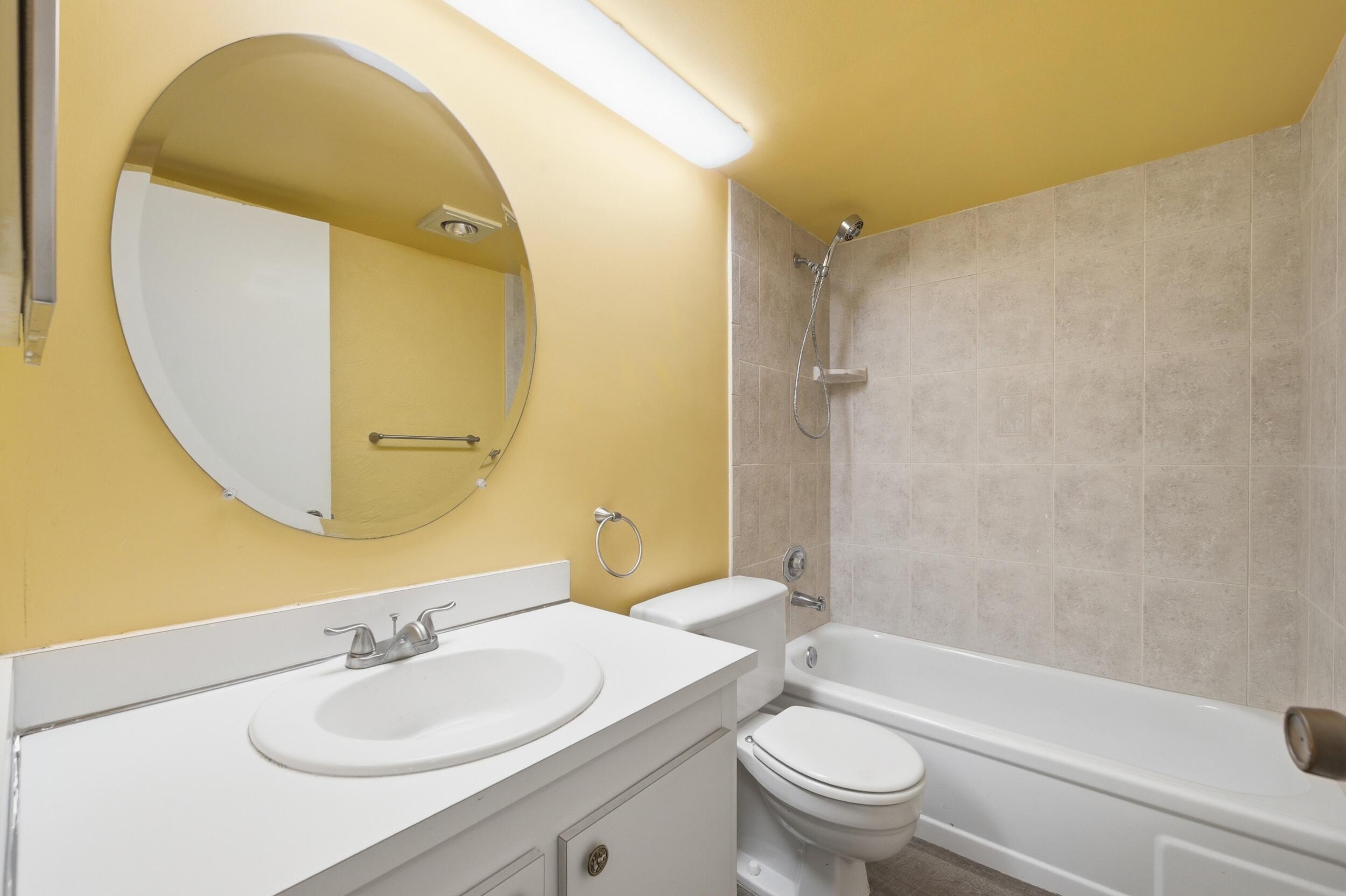 1981 W Woolbright #E101 Boynton Beach, FL 33426