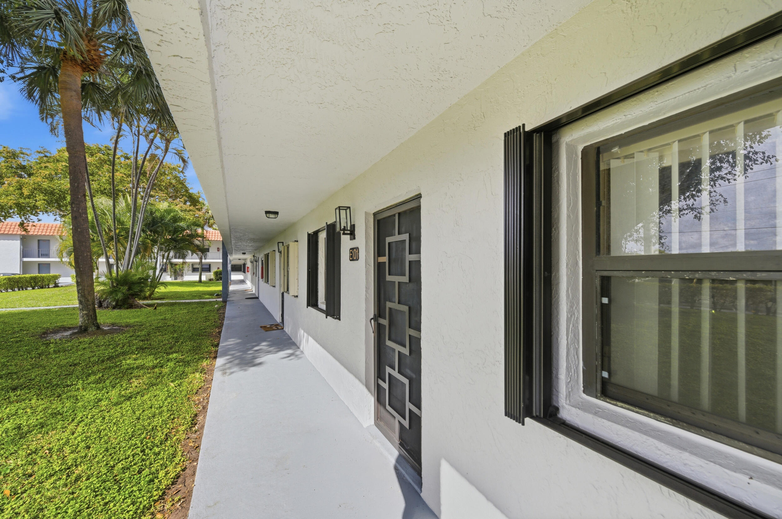1981 W Woolbright #E101 Boynton Beach, FL 33426