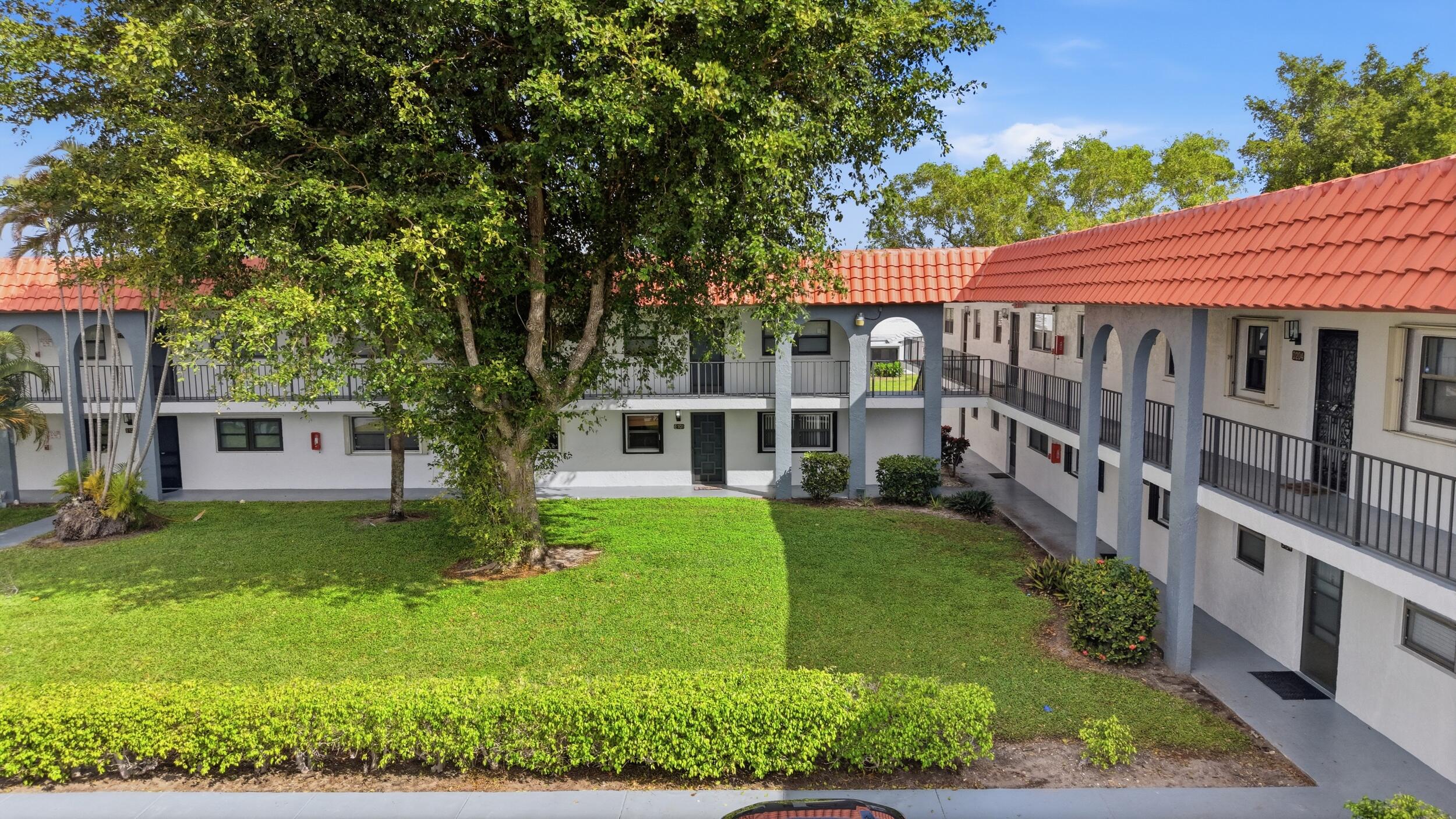 1981 W Woolbright #E101 Boynton Beach, FL 33426