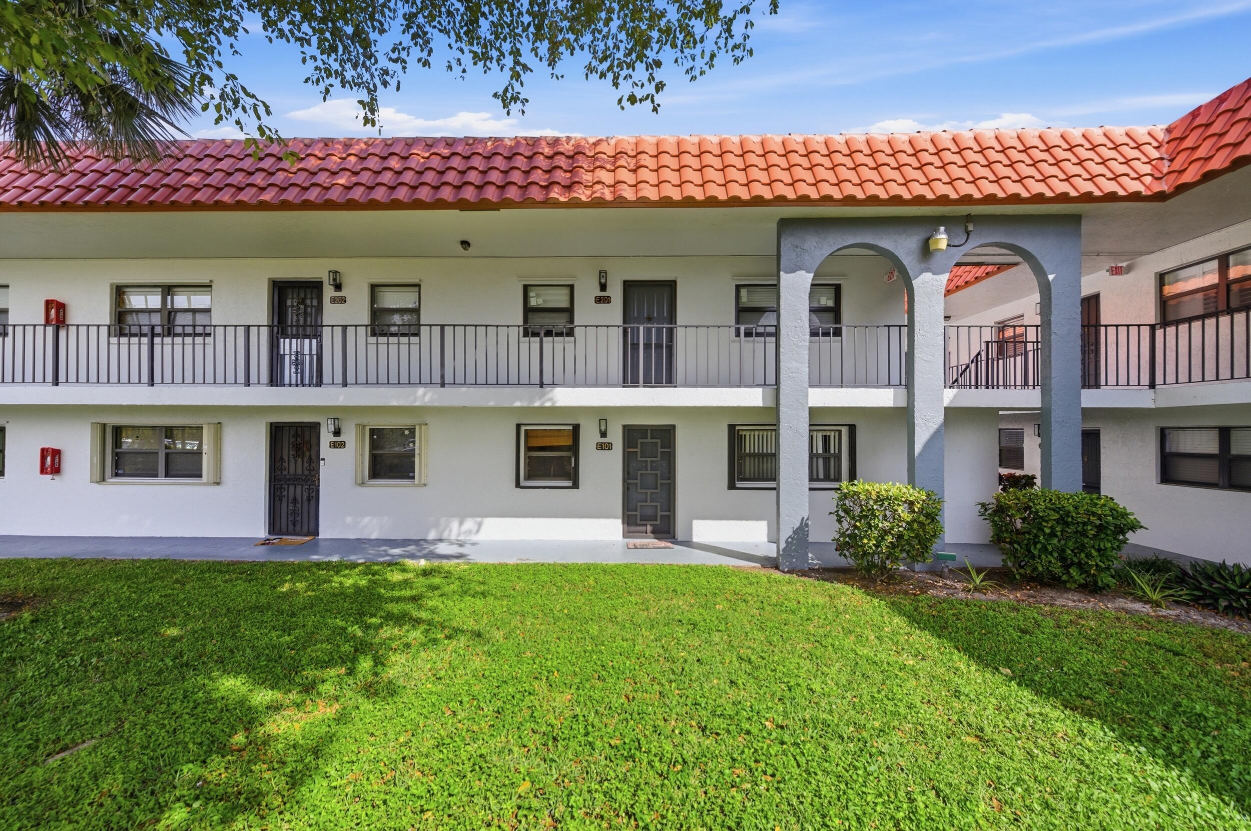 1981 W Woolbright #E101 Boynton Beach, FL 33426