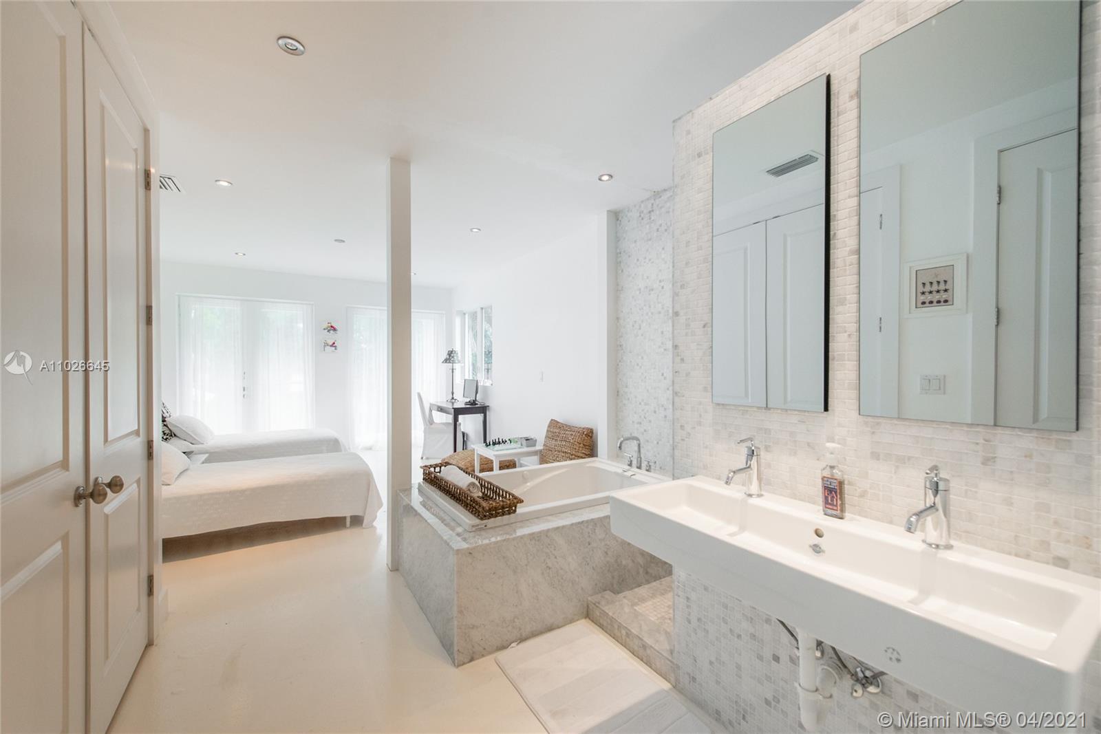 3931 Crawford Ave Coconut Grove, FL 33133