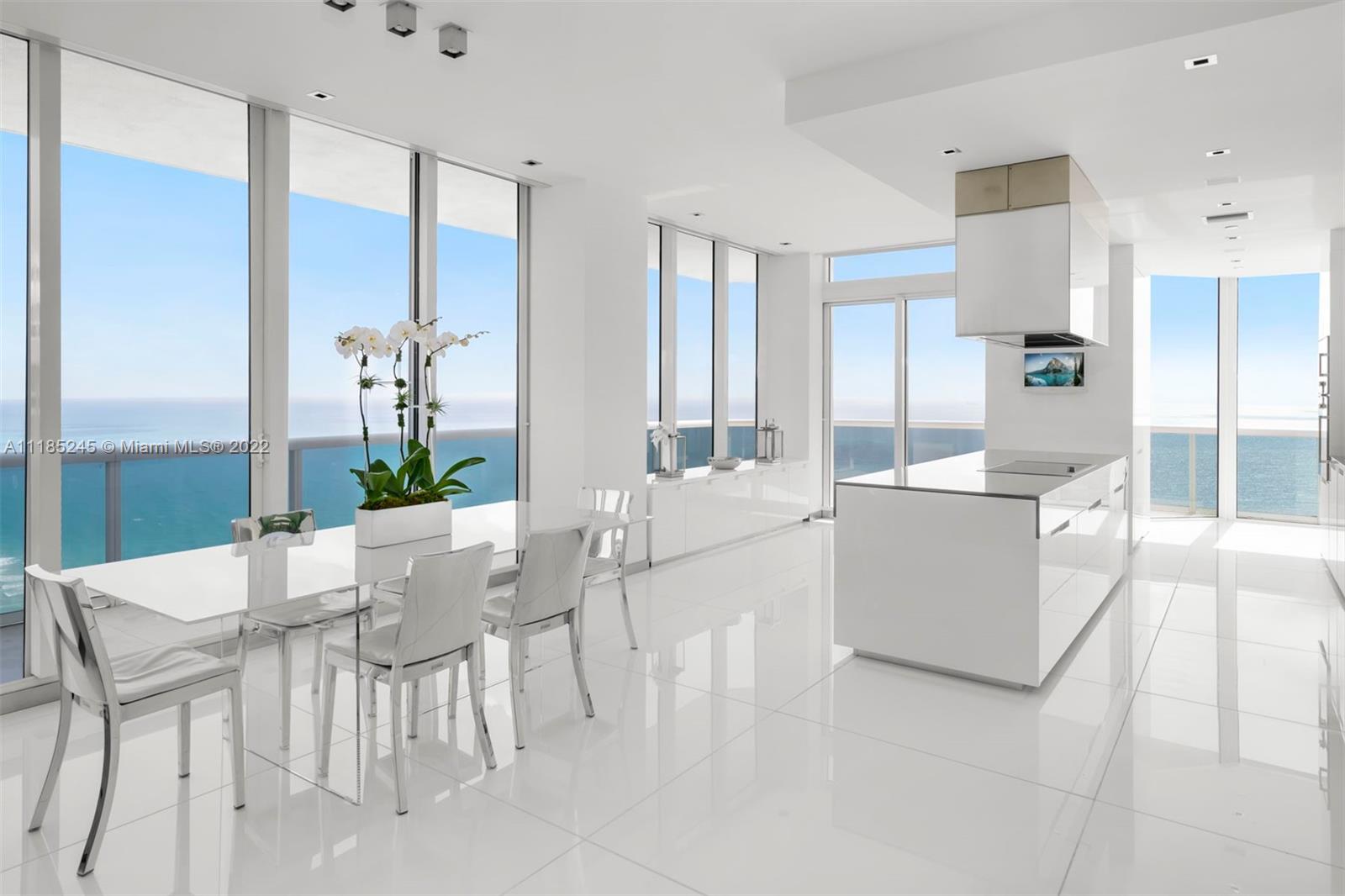 4775 Collins Ave #TS4401