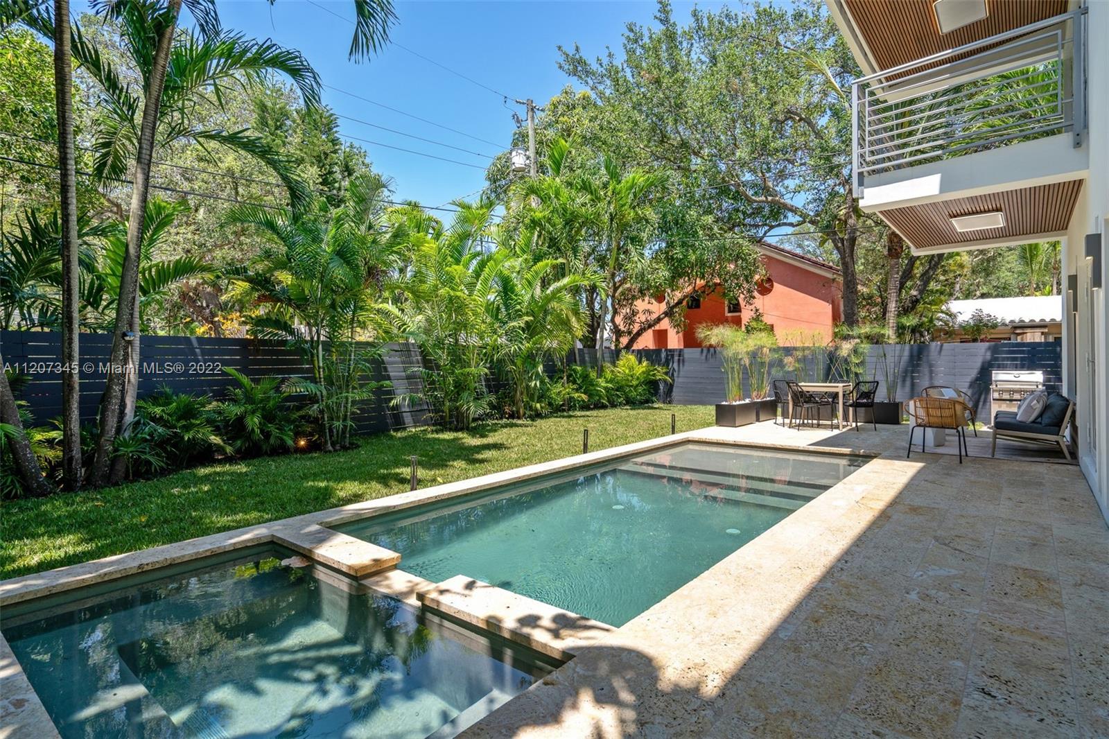 2315 Tequesta Ln