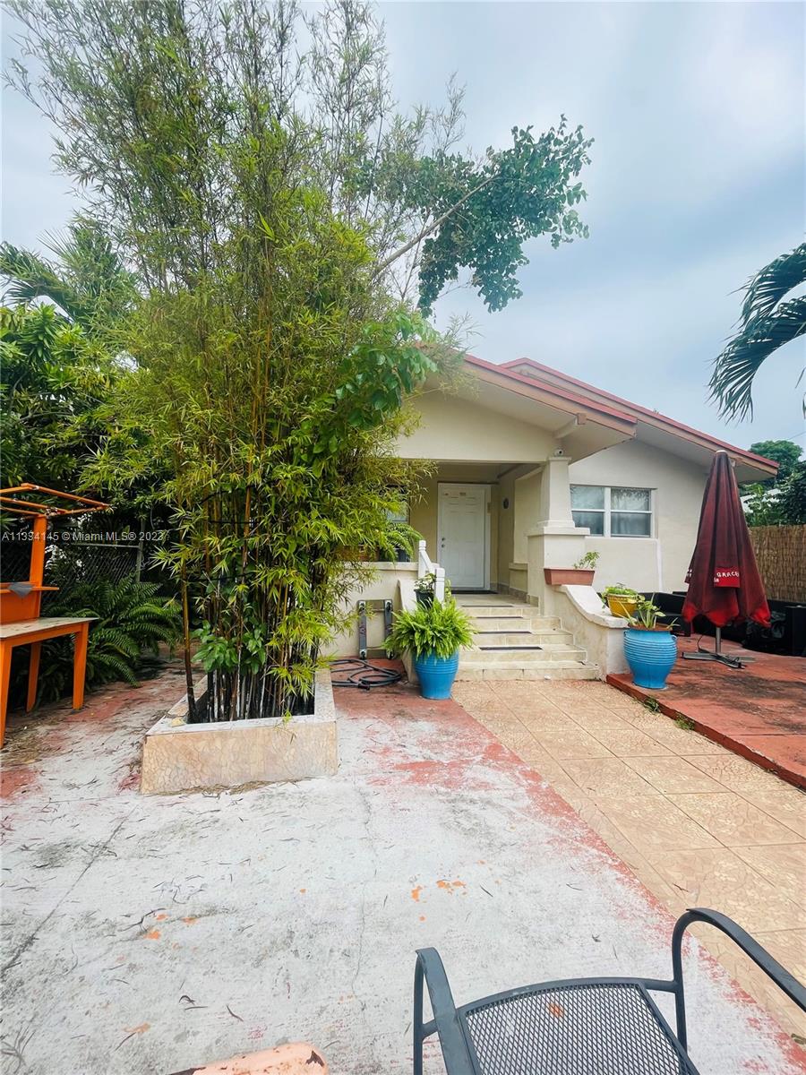 225 NW 34th Ter