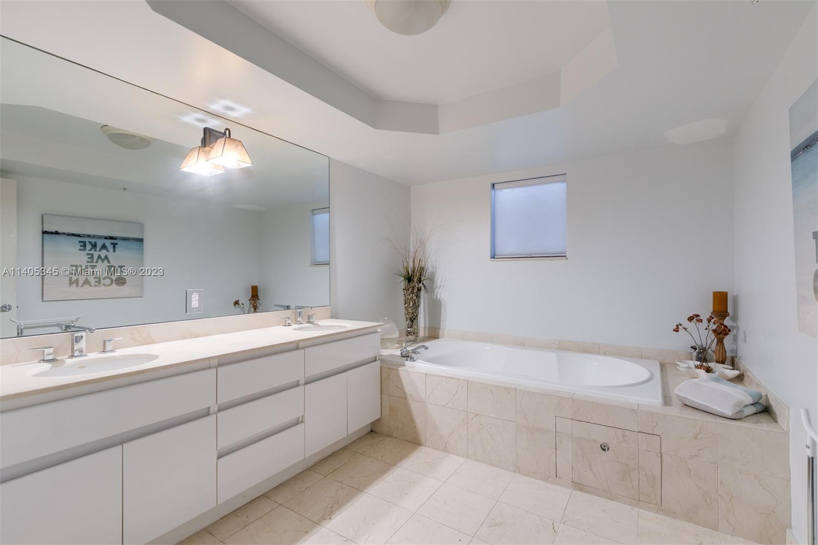 image SANDS POINTE OCEAN BEACH23