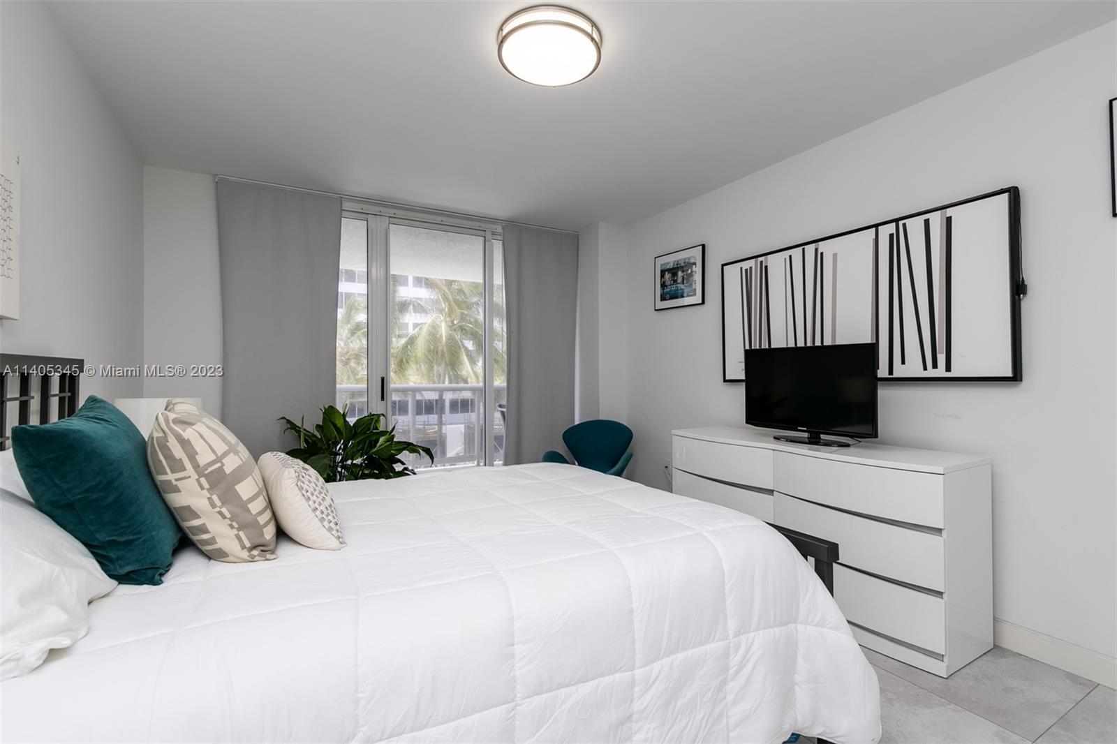 image SANDS POINTE OCEAN BEACH25