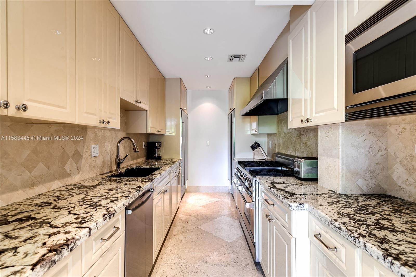 709 Idlewyld Dr Fort Lauderdale, FL 33301