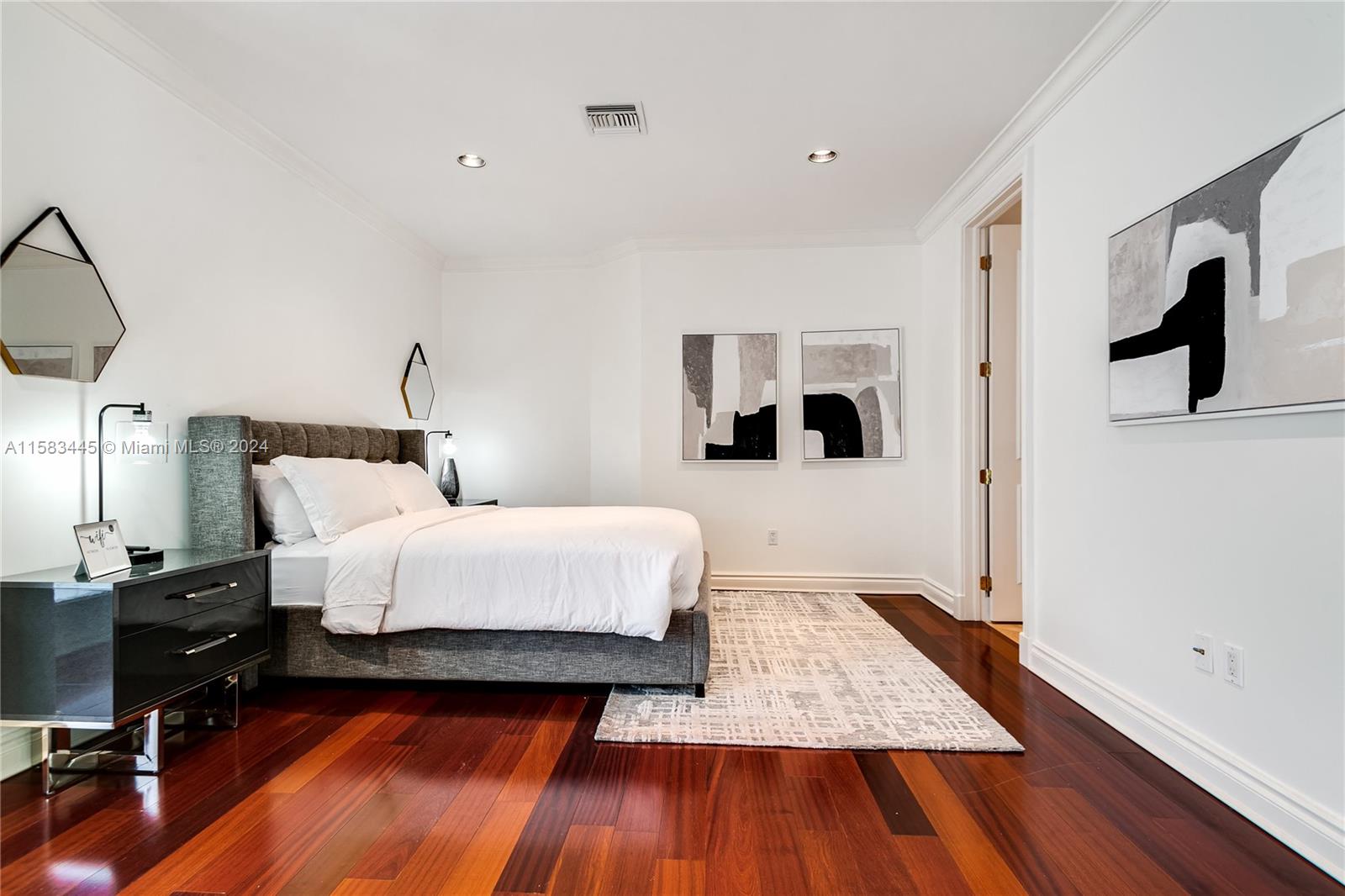 709 Idlewyld Dr Fort Lauderdale, FL 33301