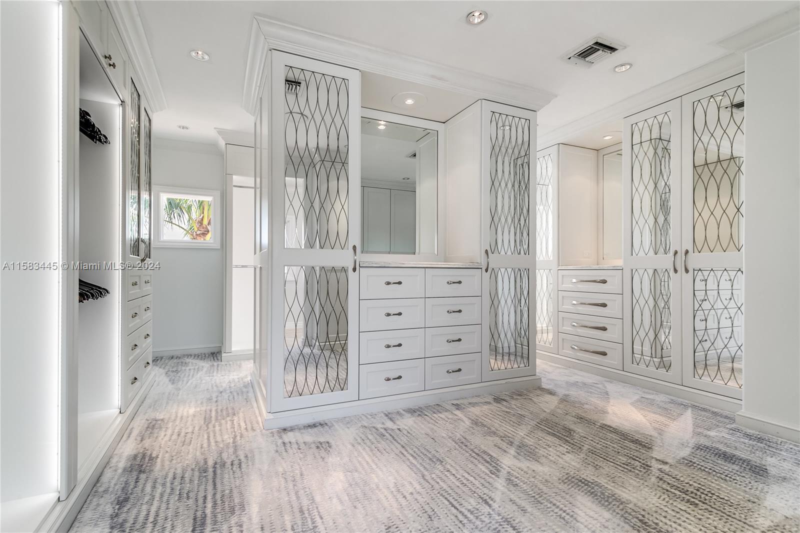 709 Idlewyld Dr Fort Lauderdale, FL 33301