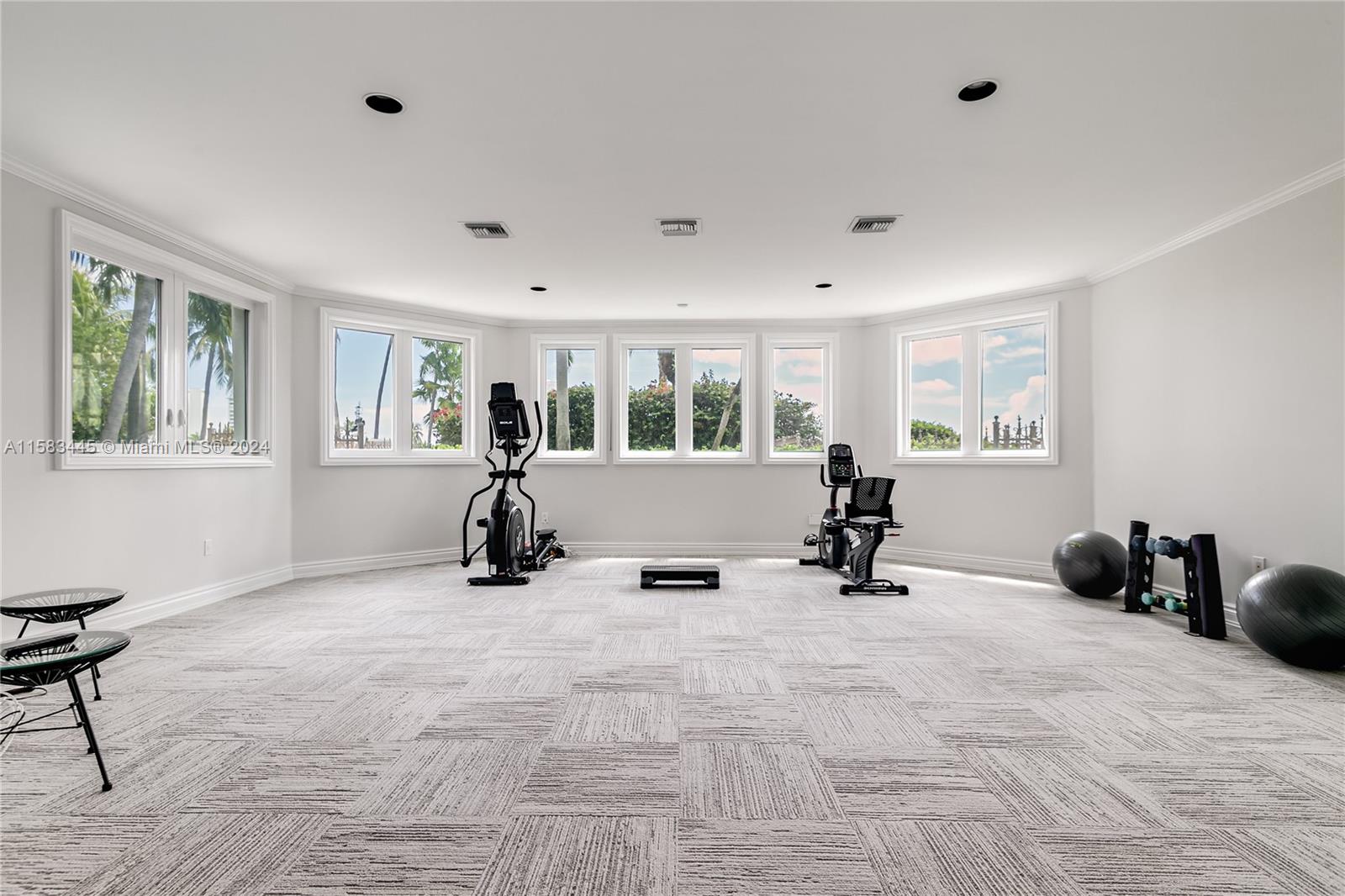 709 Idlewyld Dr Fort Lauderdale, FL 33301