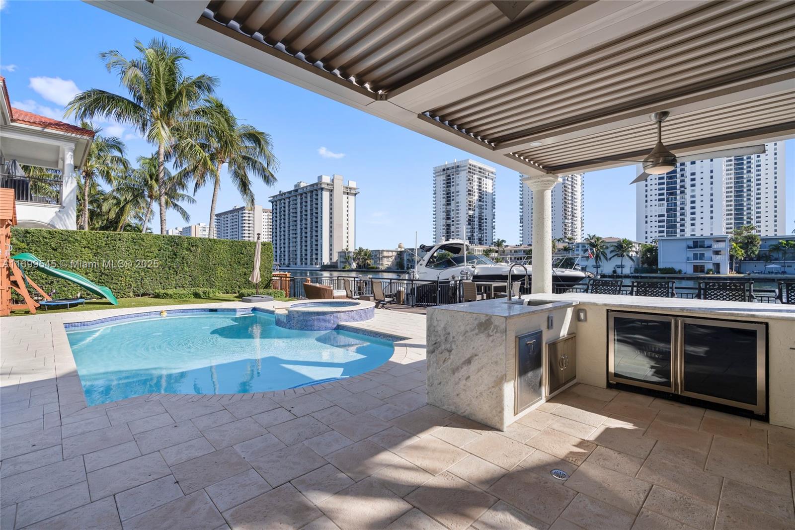 1555 Windjammer Way Hollywood, FL 33019