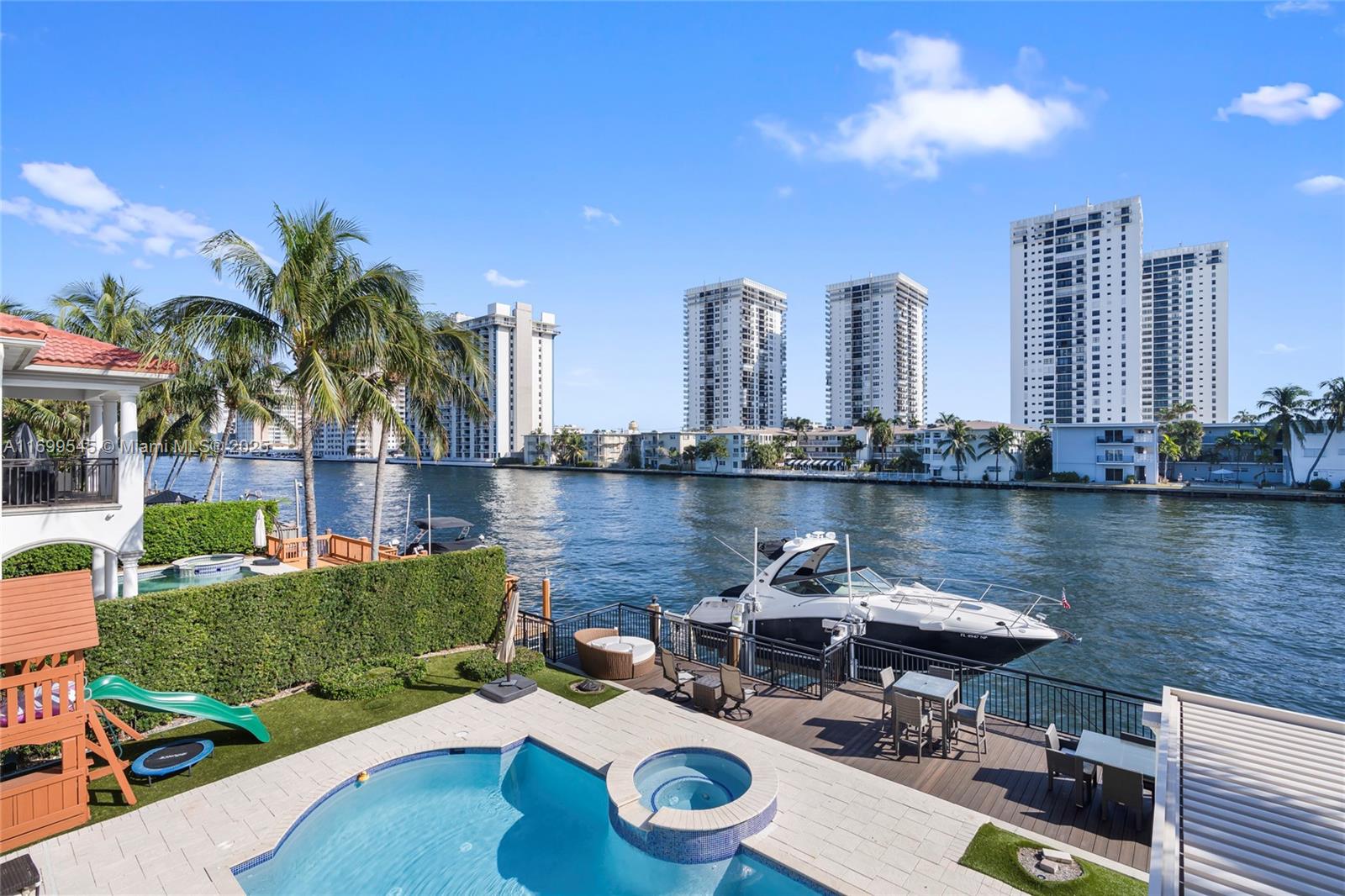 1555 Windjammer Way Hollywood, FL 33019