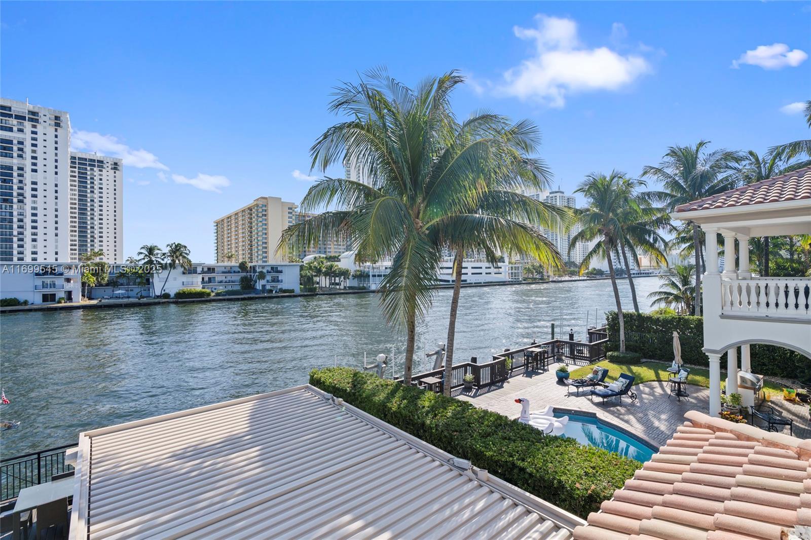 1555 Windjammer Way Hollywood, FL 33019