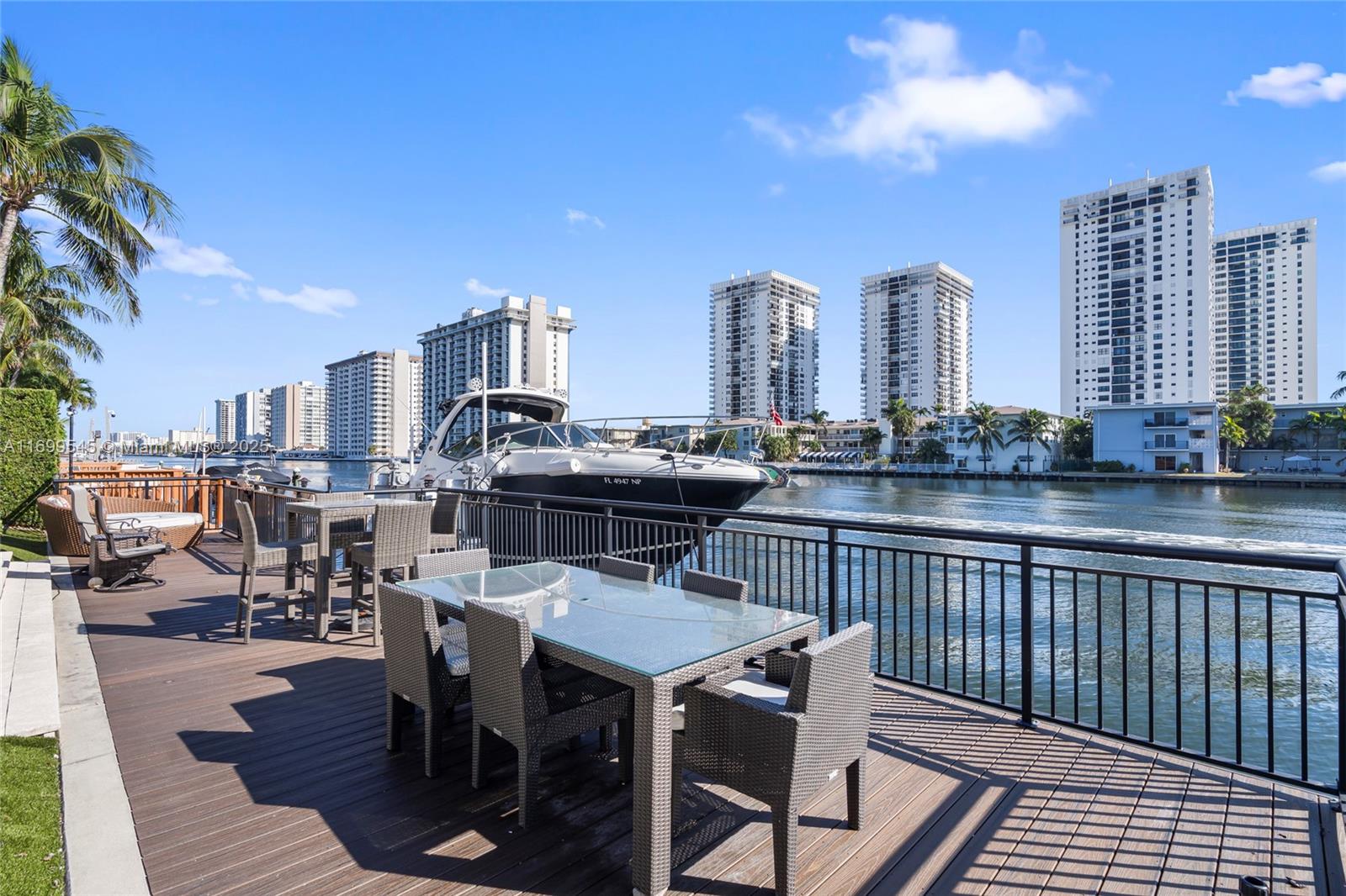 1555 Windjammer Way Hollywood, FL 33019