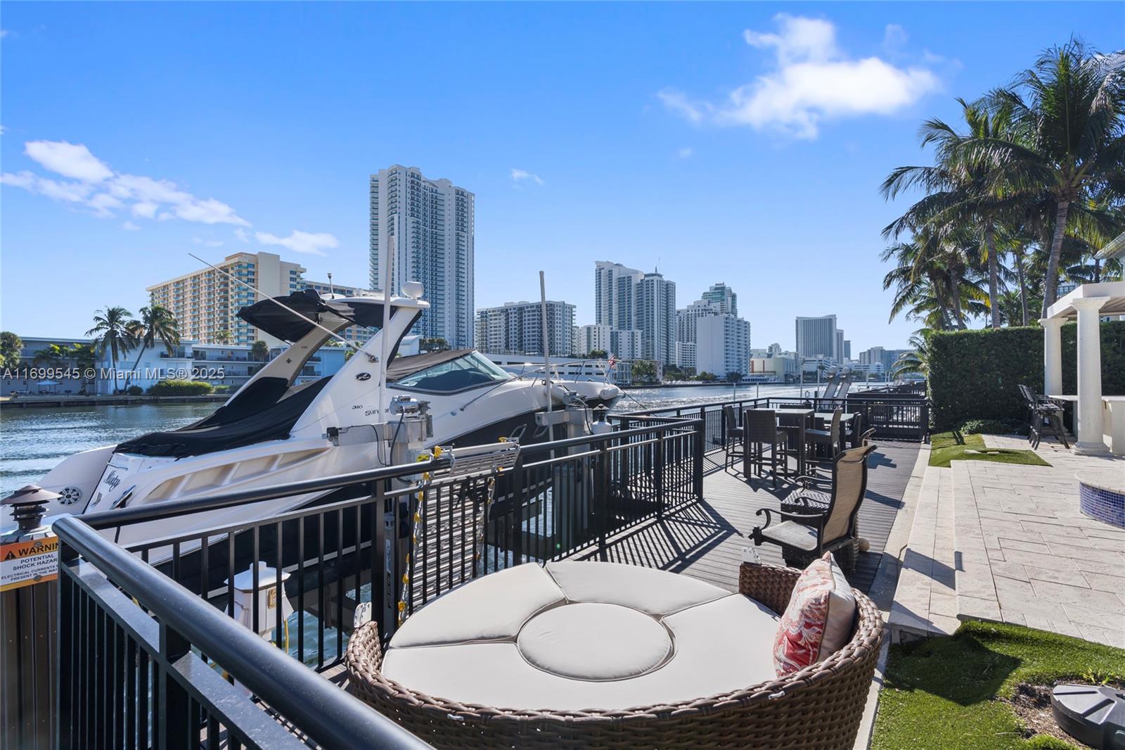 1555 Windjammer Way Hollywood, FL 33019