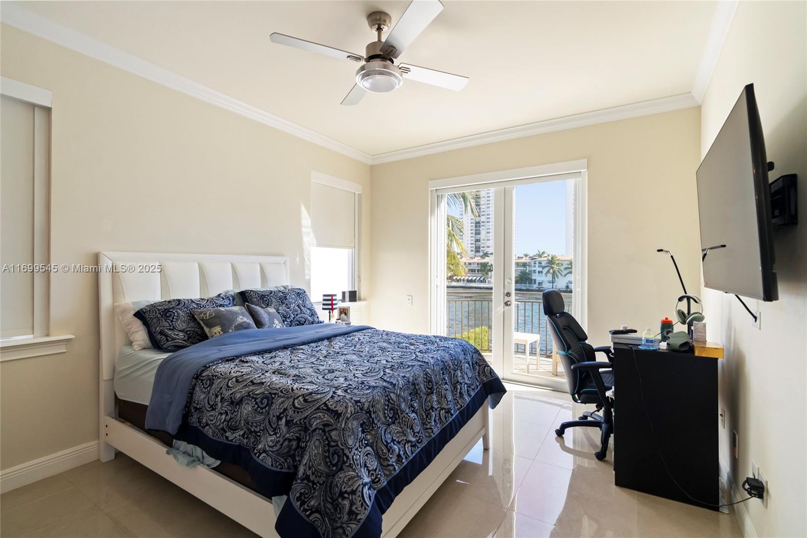 1555 Windjammer Way Hollywood, FL 33019