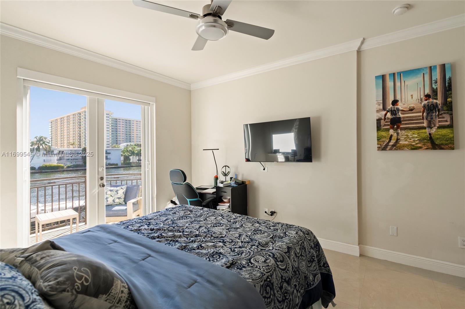 1555 Windjammer Way Hollywood, FL 33019